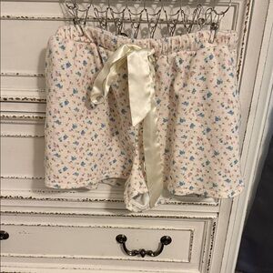 Women's Cream Patterned Shorts with Ribbon Tie